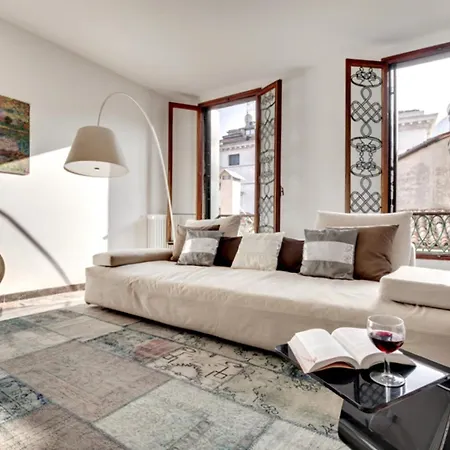 Ca Silvia Saint's Square Apartament